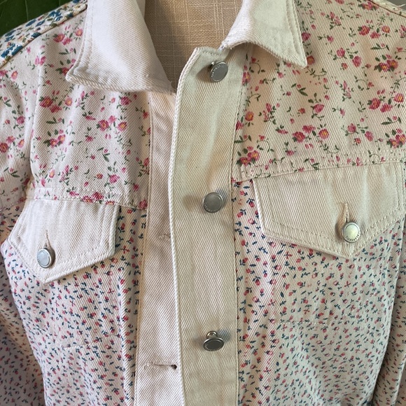 Blank NYC mini floral oversized cream patchwork jean jacket coat XS Small - Picture 3 of 6